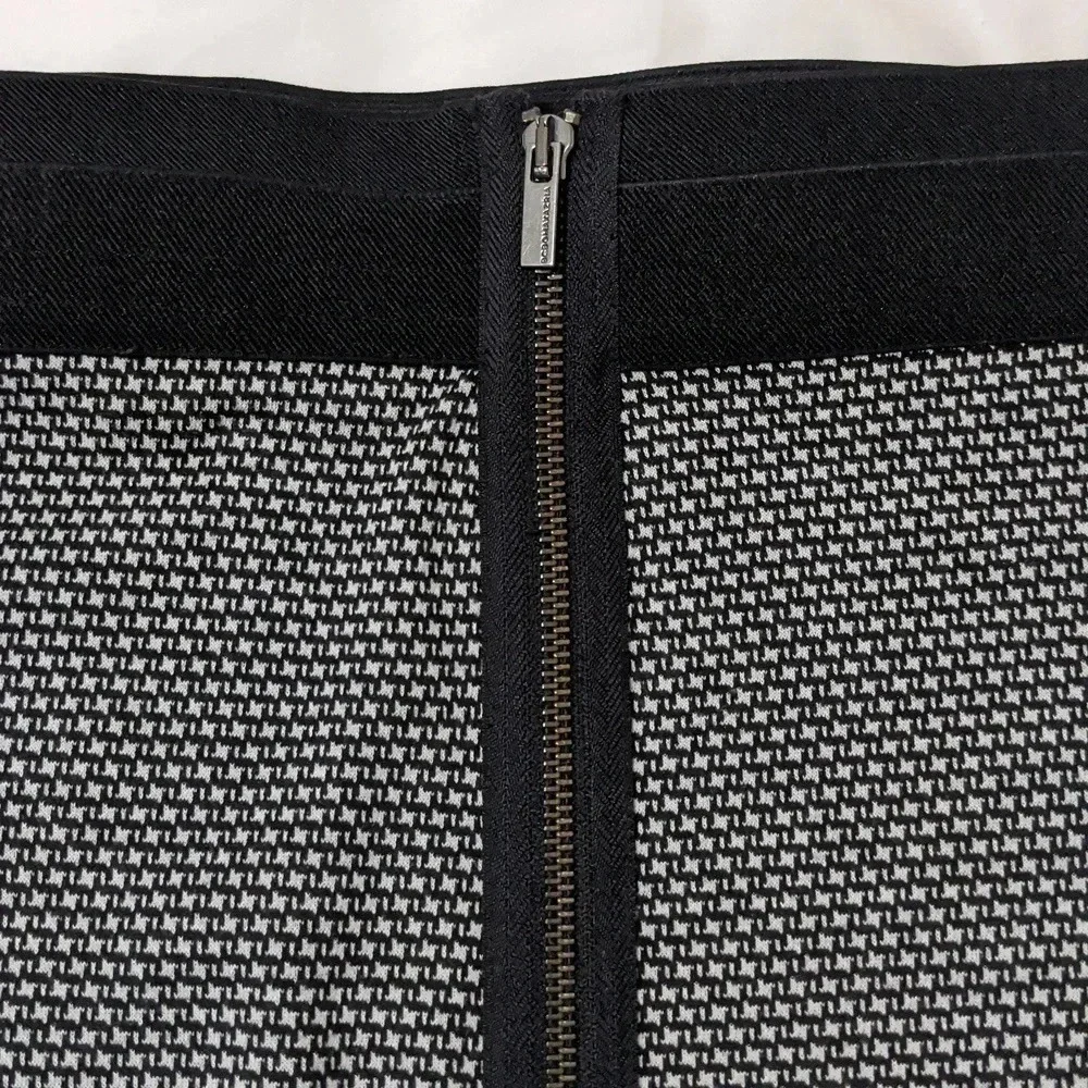 BCBGMaxAzria Pencil Skirt, Color Black/White Size XS